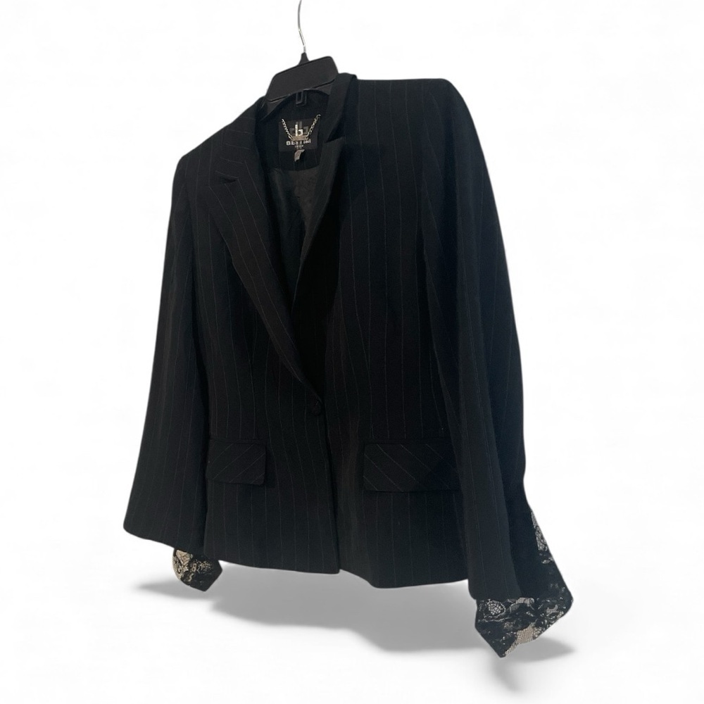 Bestini Pairs Unique mesh sleeves 2 front pocket Stripe Blazer